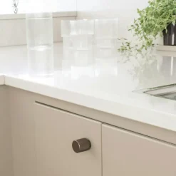 Helix Knopp, Mattsvart