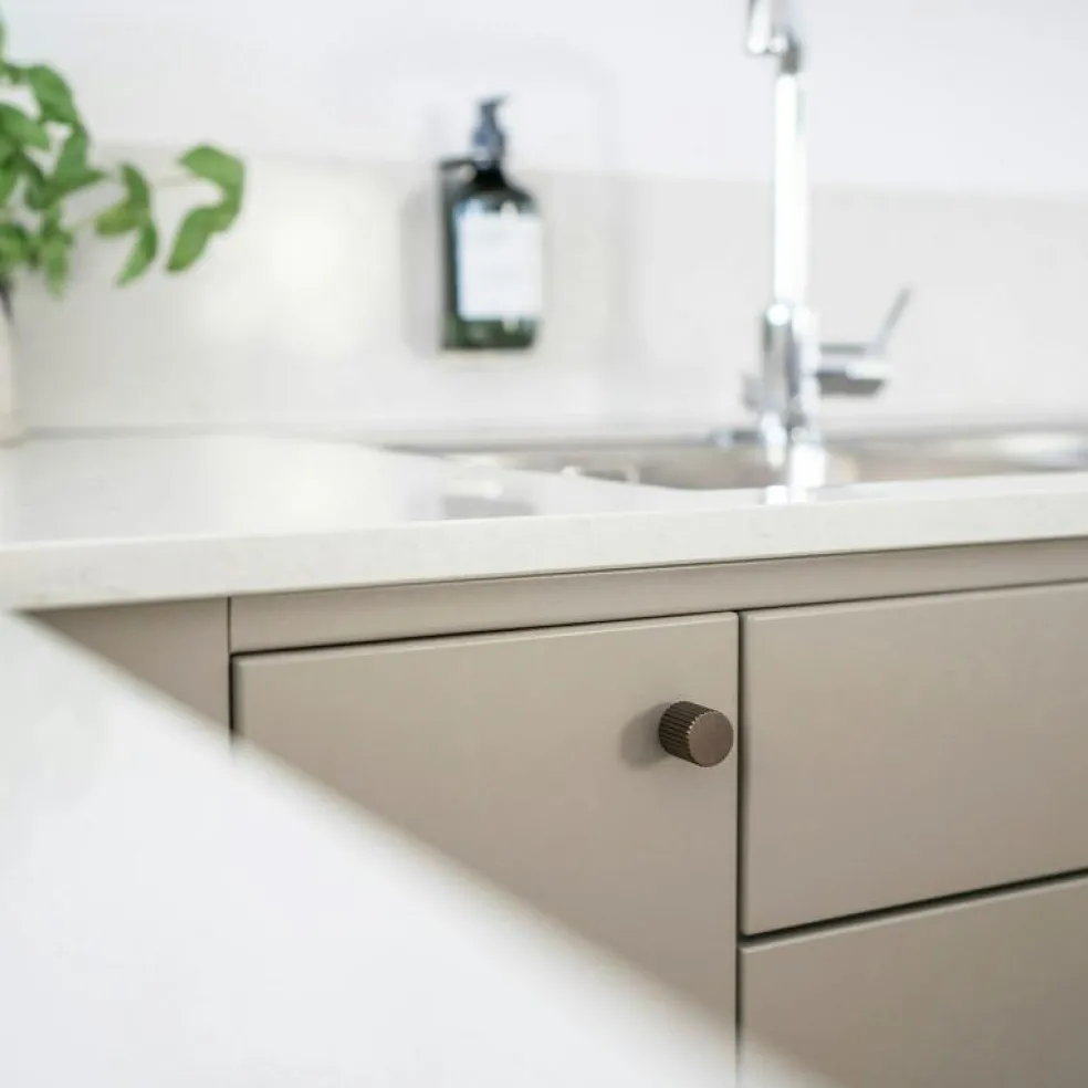 Helix Stripe Knopp, Rostfri look