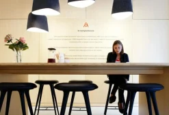 High Stool Pall 69 cm, Såpad Ek