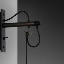 Hooked Wall Nude Vägglampa, Stål