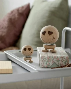 Hoptimist Dekorativa Accessoarer-Smiley Love Figur M, Naturlig Ek