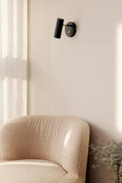 Hubble Vägglampa, Brons