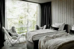 Cuero Fåtöljer-Iceland Mariposa Butterfly Chair, Shorn Grey/Black