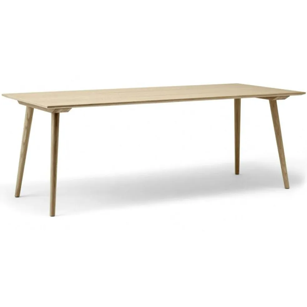 In Between Bord SK6, Klarlackad Ek