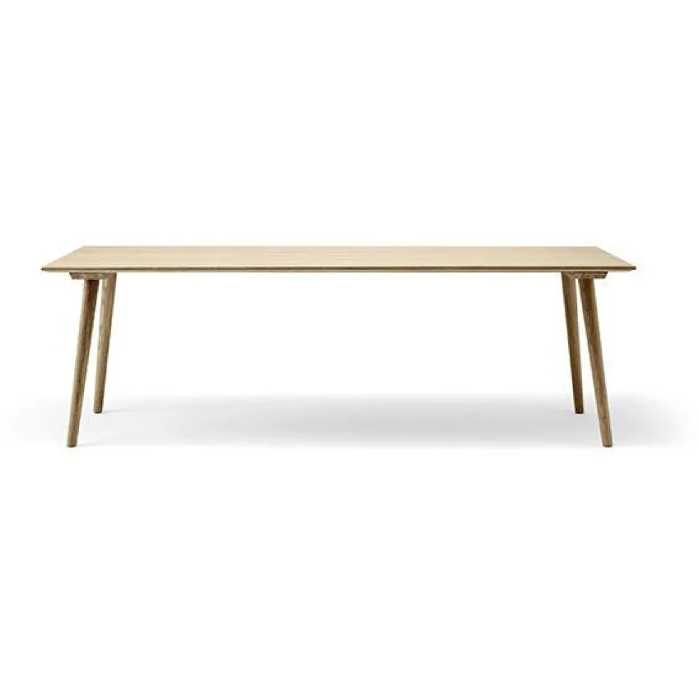 In Between Bord SK6, Klarlackad Ek