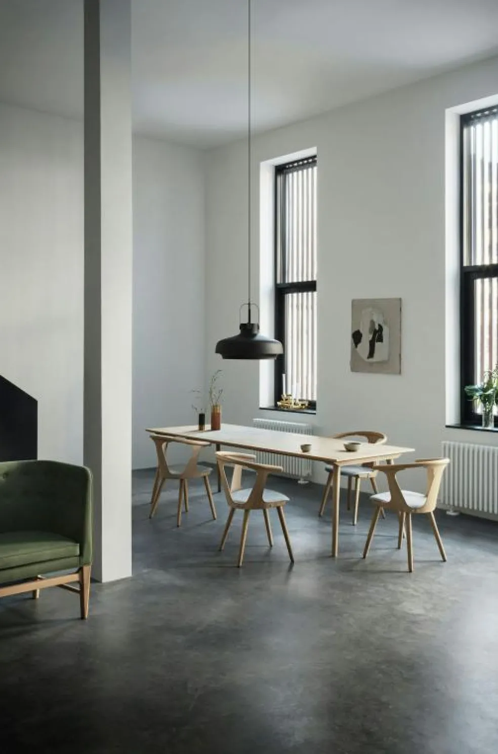 In Between Bord SK6, Klarlackad Ek