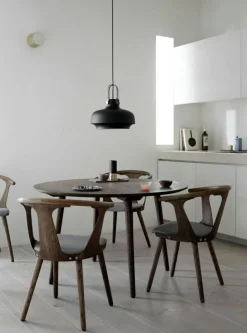 In Between Stol Sk1, Oljad Valnöt