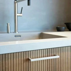 Beslag Design Knoppar & Dörrhandtag-Inez Handtag 160, Mattsvart