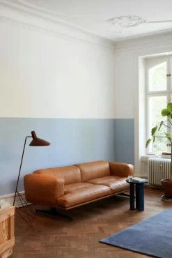 &Tradition 3-Sitssoffor-Inland AV23 3-sitssoffa, Noble Konjak Läder / Polerad Aluminium