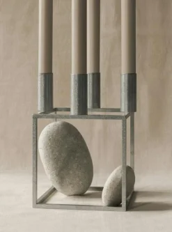 Kubus 4 Ljusstake, Olive