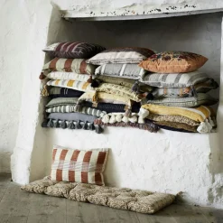 Madam Stoltz Prydnadskuddar & Fodral-Kuddfodral Återvunnen Bomull 50x50 cm, Grafisk