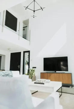 Englesson Skänkar & Sideboards-Line Burned Walnut Skänk 4 Dörrar, Vit/Krom