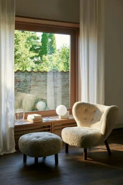 &Tradition Fotpallar|Fåtöljer-Little Petra VB1 Loungestol Set, Fårskinn Moonlight / Valnöt