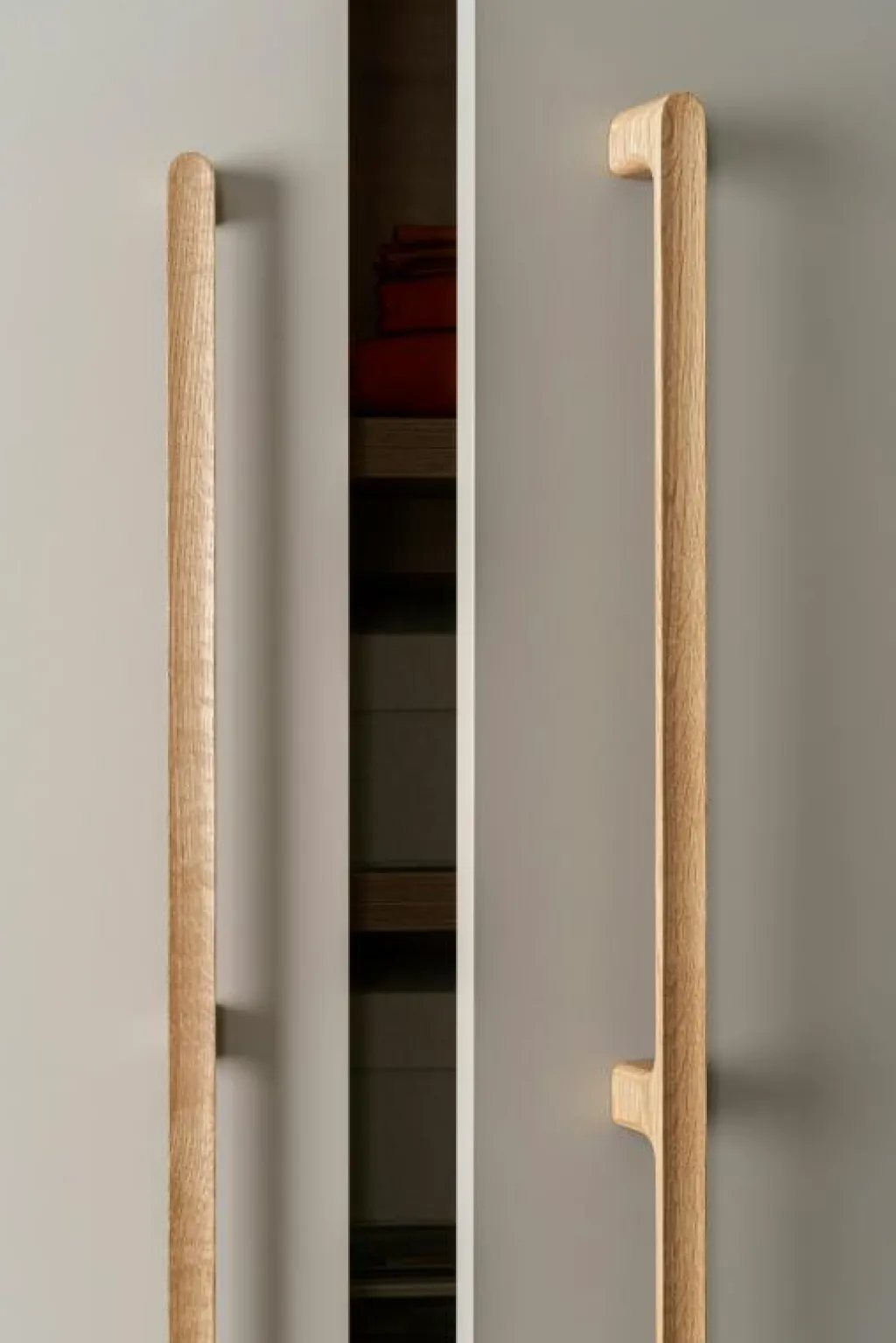 Beslag Design Knoppar & Dörrhandtag-Luv Wood Handtag CC 992 mm