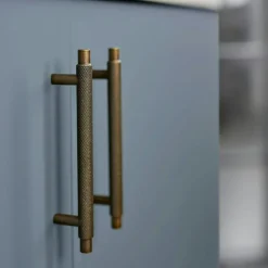 Manor 192 Handtag, Antik mässing