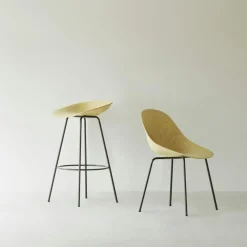 Normann Copenhagen Barstolar & Barpallar-Mat Barpall 65 cm, Seaweed / Cream