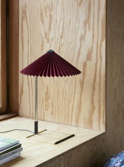 HAY Skrivbordslampor|Bordslampor-Matin Bordslampa 300 mm, Polerad Mässing / Oxide Red