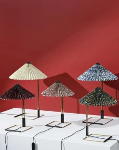 HAY Skrivbordslampor|Bordslampor-Matin Bordslampa 300 mm, Polerad Mässing / Oxide Red