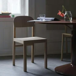 Midst Matbord Ø160 cm, Mörkoljad Ek / Svart