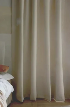 Mimou Gardinlängder-Mörkläggande Hotellgardin 290x250 cm, Pärlvit