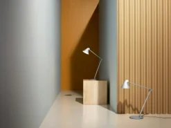 Louis Poulsen Skrivbordslampor|Bordslampor-NJP Bordslampa, Ljusgrå