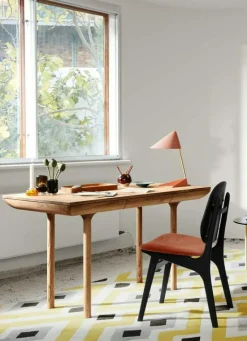 Warm Nordic Stolar-Noble Stol, Svartlackad Bok / Pale Rose