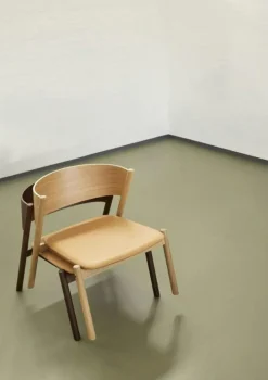 Hübsch Fåtöljer-Oblique Loungestol, Mörkbrun