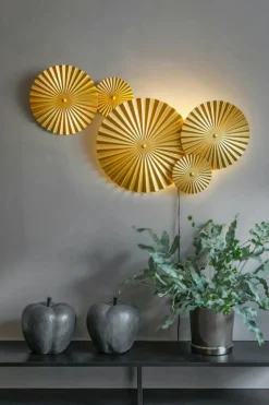 Omega Vägglampa, Mud