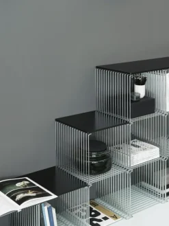 Montana Vägghyllor|Modulära Hyllsystem-Panton Wire top panel 07-Black Red