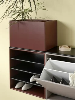 Montana Vägghyllor|Modulära Hyllsystem-Panton Wire top panel 07-Black Red