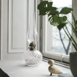 Paris Oljelampa, Amber