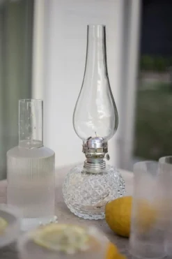 Paris Oljelampa, Amber