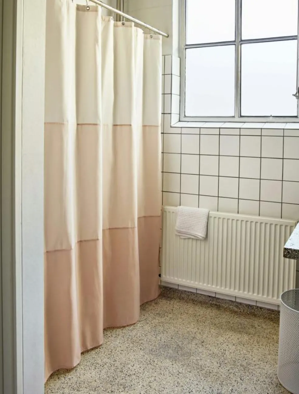 Perforated Bin Papperskorg L 44 cm, Ljusgrå