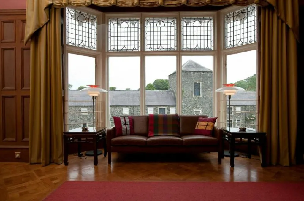 Louis Poulsen Golvlampor-PH 80 Golvlampa Med Dimmer, Vit Opal Akryl / Svart