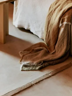 Ferm Living Plädar & Filtar-Pila Pläd 120x170 cm, Svart / Elm Green