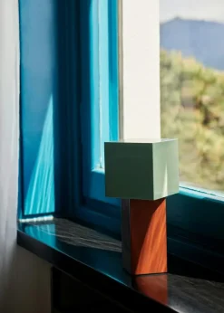 &Tradition Portabla Lampor|Portabla Lampor-Pivot ATD7 Portabel Bordslampa, Rusty Red/Mint