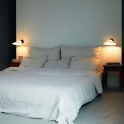 Plume SW Vägglampa Med Strömbrytare, Polykarbonat