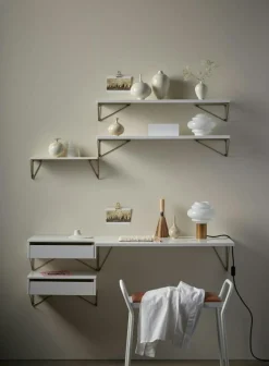 Pythagoras Skrivbord, Vit