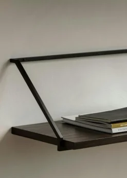 Rail Hylla, Naturlig ek