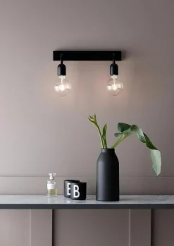 Regal 2 Vägglampa, Mattsvart