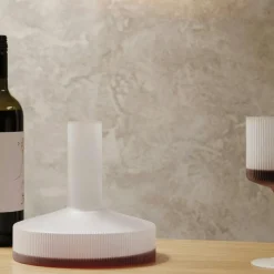 Ferm Living Vinkaraffer-Ripple Vinkaraff, Frostad