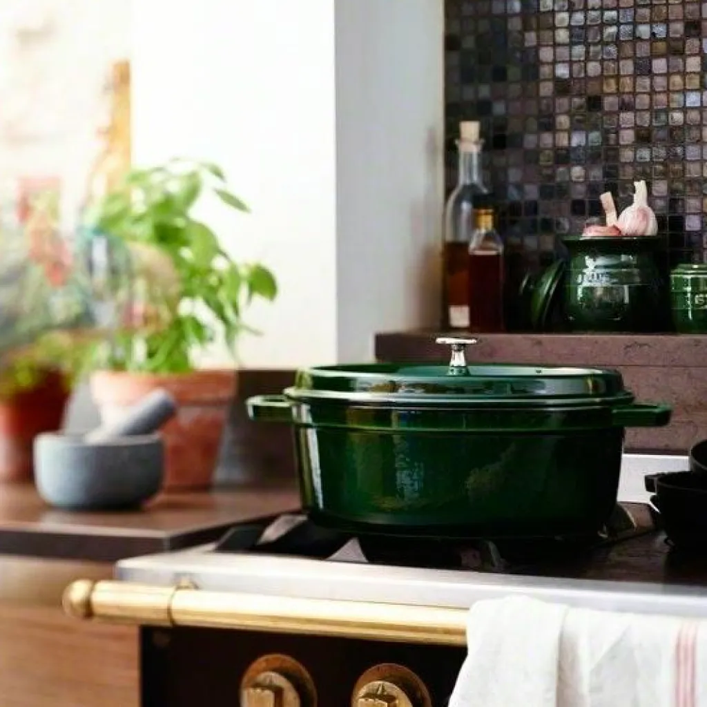 Staub Grytor-Rund Gryta i Gjutjärn 3,8 L, Svart