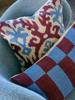 Chhatwal & Jonsson Prydnadskuddar & Fodral-Samar Kuddfodral 40x60 cm, Dusty Blue / Ruby