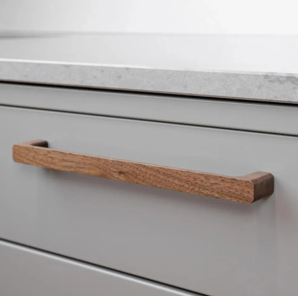 Sans Handtag C/C 224, Valnöt