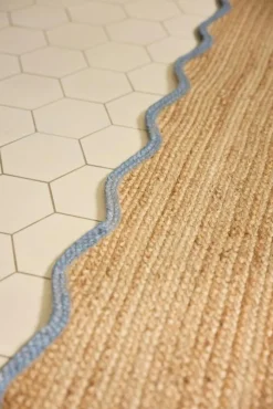 Layered Jutemattor-Scallop Jutematta 75x200 cm, Misty Blue