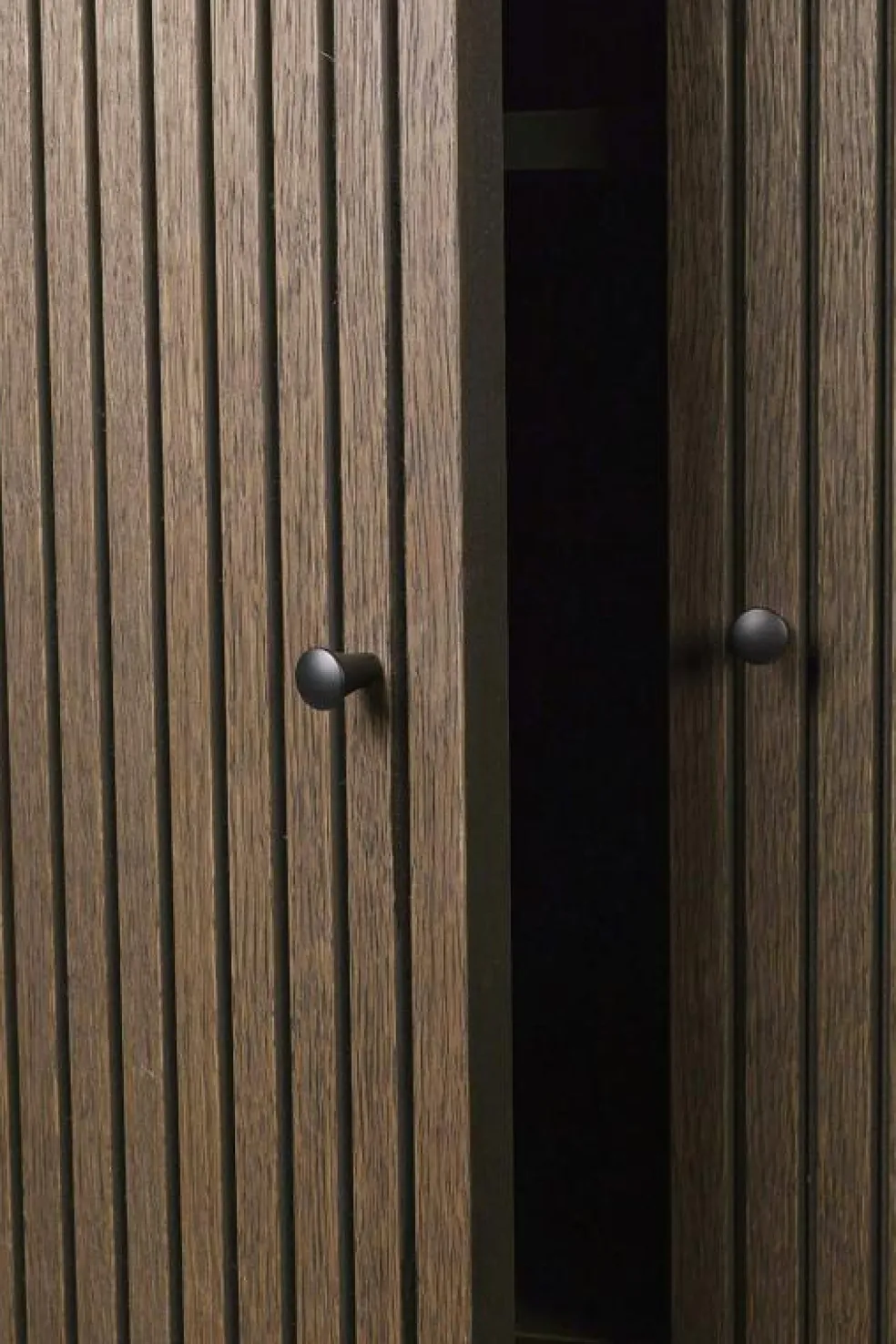 Sill Cupboard - Low - Dark Stained Oak