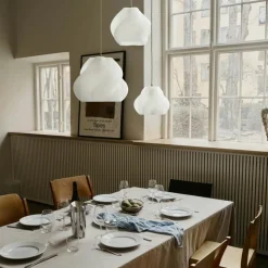 Crème Atelier Pendellampor-Soft Serve Pendel 03, Mässing / Blueberry Sorbet