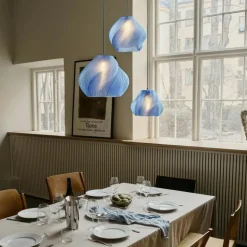 Crème Atelier Pendellampor-Soft Serve Pendel 03, Mässing / Blueberry Sorbet