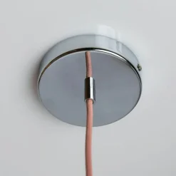 Crème Atelier Pendellampor-Soft Serve Pendel 03, Mässing / Blueberry Sorbet