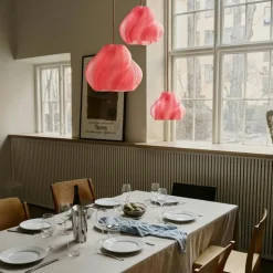 Crème Atelier Pendellampor-Soft Serve Pendel 03, Mässing / Blueberry Sorbet